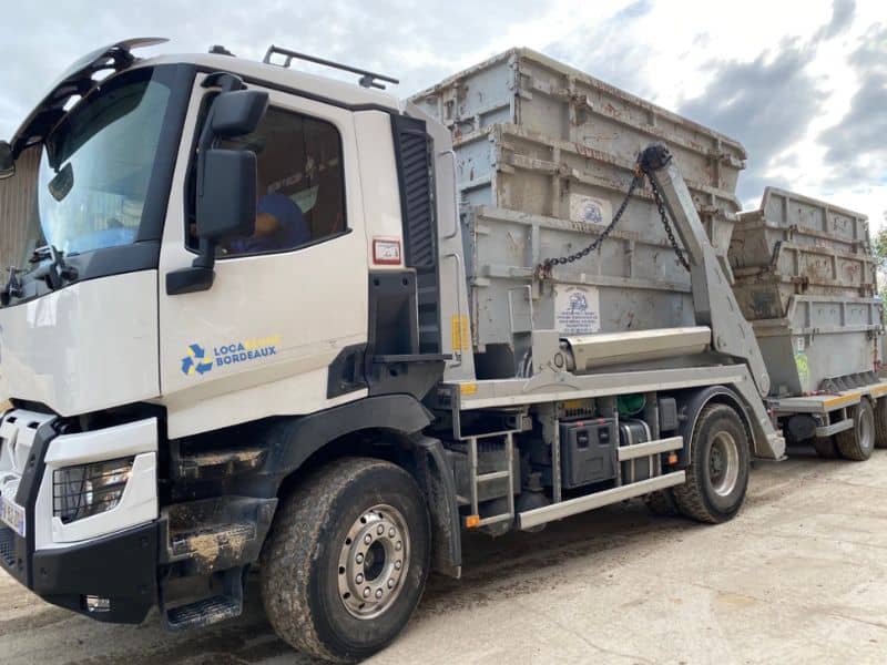 Camion et bennes Loca Benne Gironde livrés à Bruges